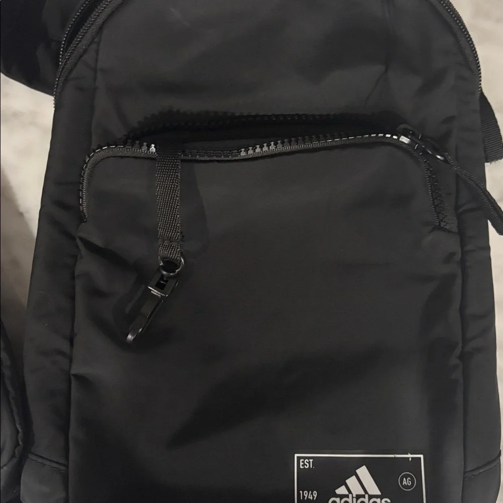 adidas compact versatile